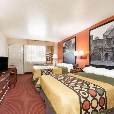 Super 8 By Wyndham San Antonio At I-10 Exterior foto