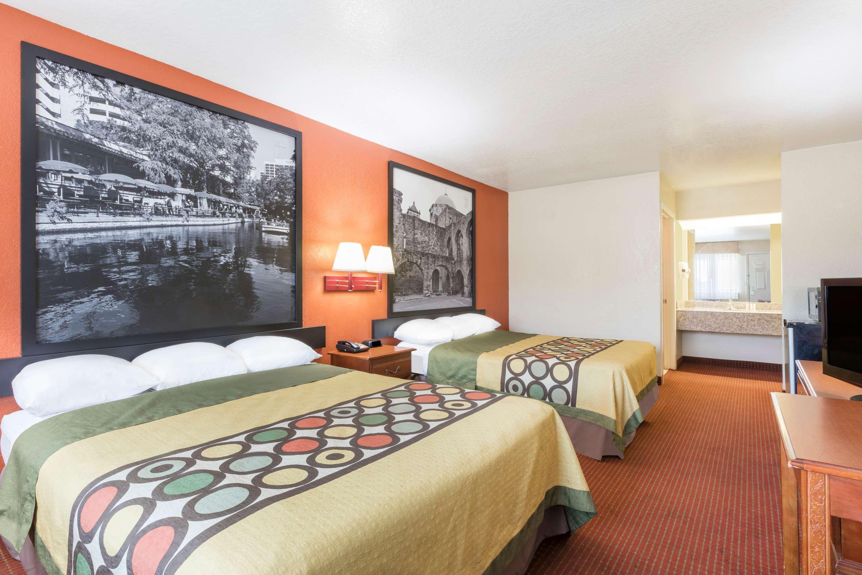 Super 8 By Wyndham San Antonio At I-10 Exterior foto