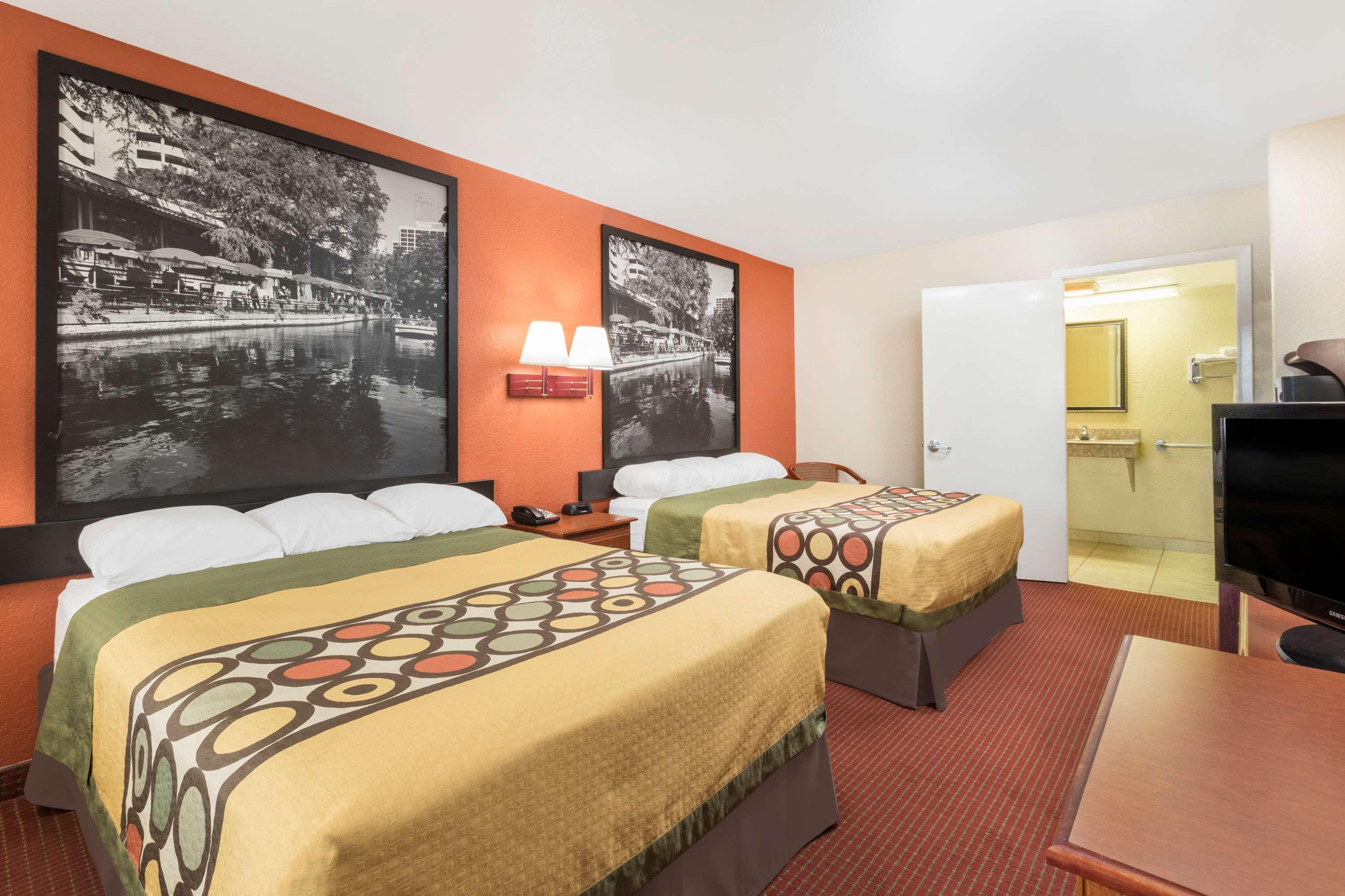 Super 8 By Wyndham San Antonio At I-10 Exterior foto